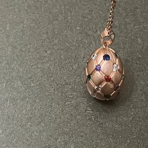 Elegant Rose Gold Egg Pendant Necklace with Multicolor Gems - Picture 10 of 10